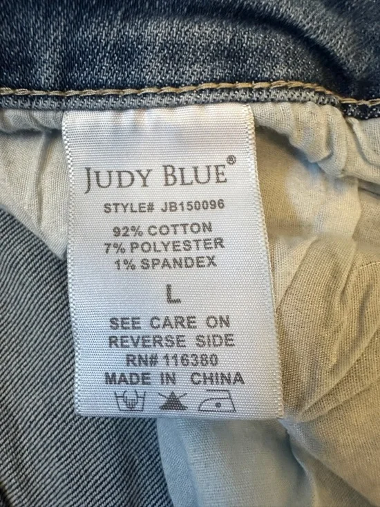 Judy Blue Light Wash Denim Roll-Cuff Shorts - Large - Picture 4 of 4